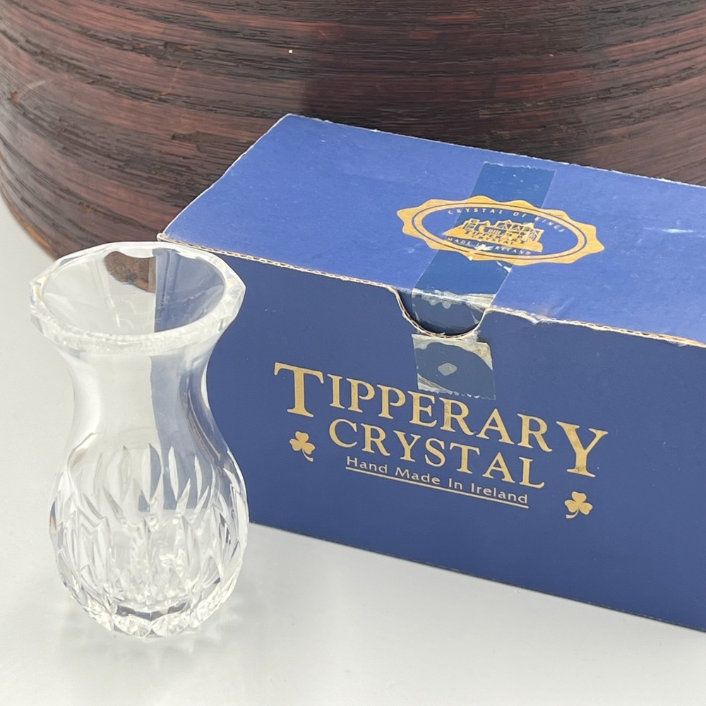 Tipperary Crystal 3.5" Violet Bud Vase Highlands Pattern with‎ Box Ireland